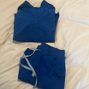 Figs Rafaela scrub top/ Yola high waisted scrub pant